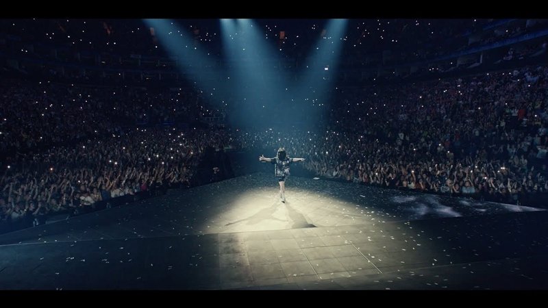 Billie Eilish: Live at the O2 Backdrop Image